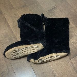 Fuzzy slipper boots